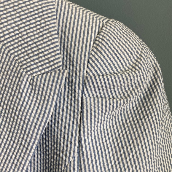 Light blue pinstripe blazer. H&M size 8 - Picture 8 of 9